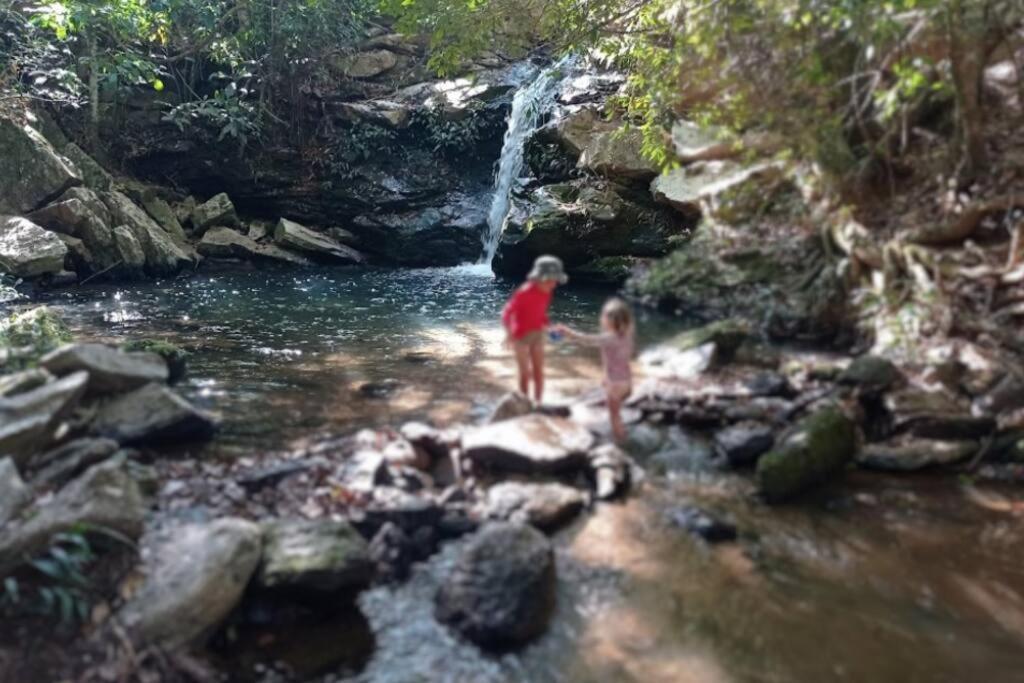 Chale Mirante, Piscina, Cachoeira, Lago E Vista Espetacular Alexania Bagian luar foto